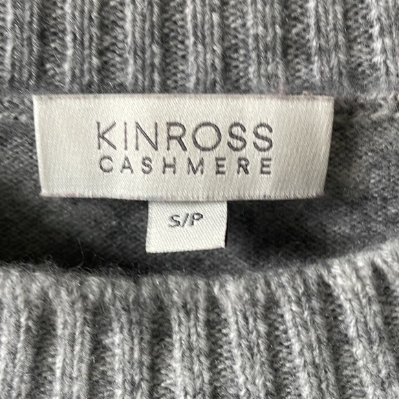Kinross Cashmere, small, light gray w/ pink cuffs, SOFT warm fuzzy cozy sweater - Picture 2 of 7